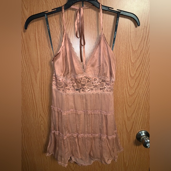 100% Silk BeBe Halter Top Cameo -New Without Tag - Picture 2 of 5